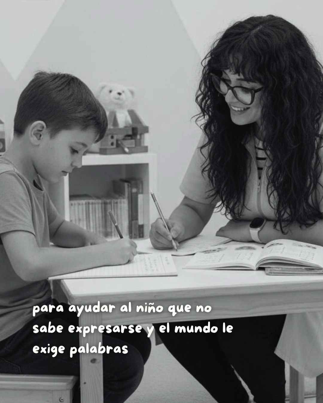 Evaluación de funciones ejecutivas, memoria y atención en jóvenes y adultos.