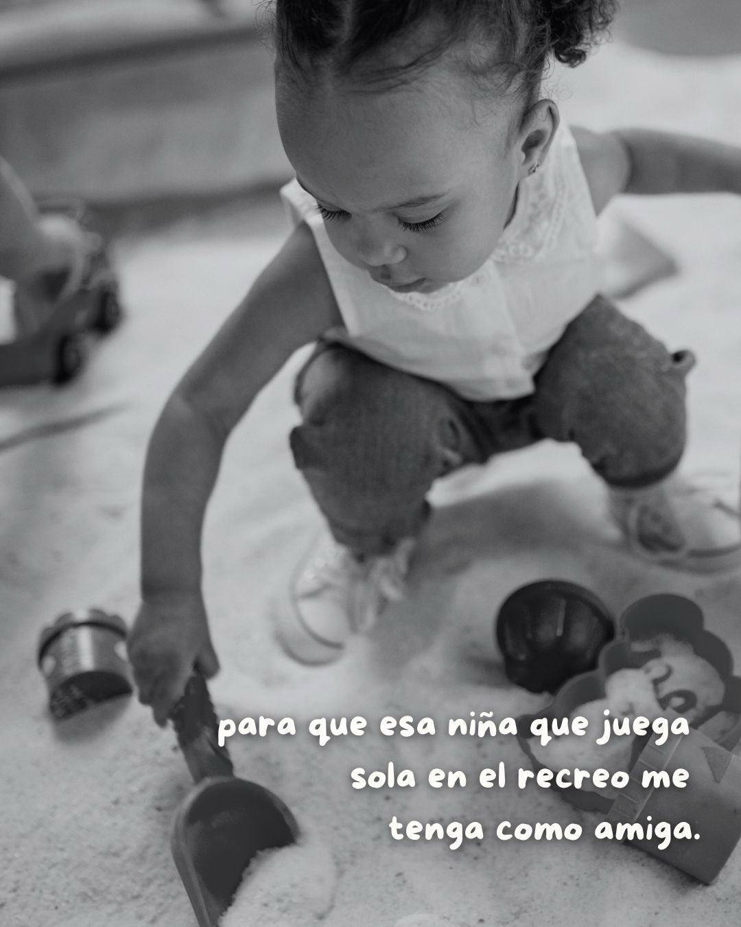 Sesión de neuropsicología para mejorar la atención y el lenguaje en adultos.